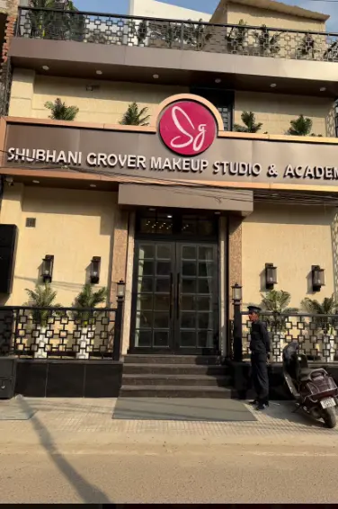 Shubhani Grover Mekup Studio and Acadmey